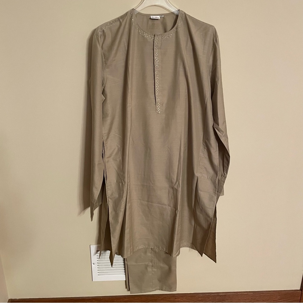 NWOT Kurta set size M/L